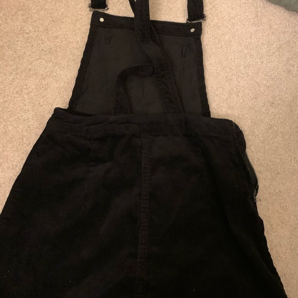 H&M BNWOT BLACK OVERALL SUSPENDER DRESS SZ2 - Picture 2 of 2